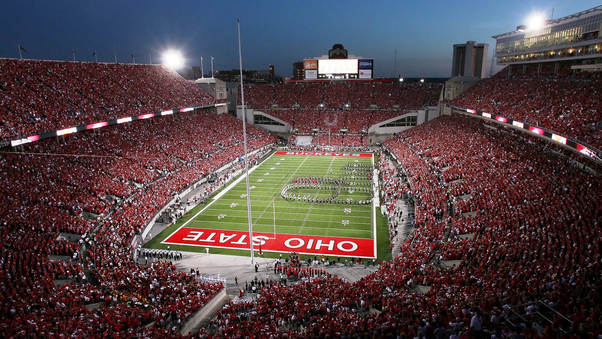 基层足球场地建设滞后制约发展，足球场地建设方案